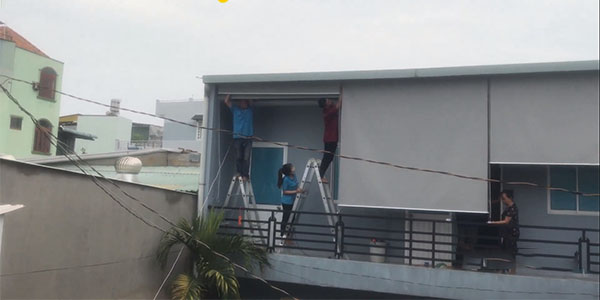 Chúng tôi sở hữu đội thợ lắp đặt rèm che đông đảo, chuyên nghiệp
