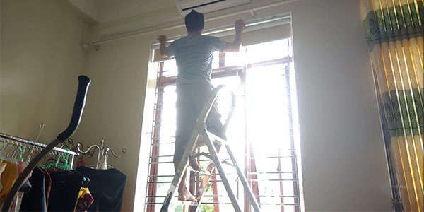 Đội thợ lắp đặt rèm cửa cuốn chuyên nghiệp tại Bắc Ninh